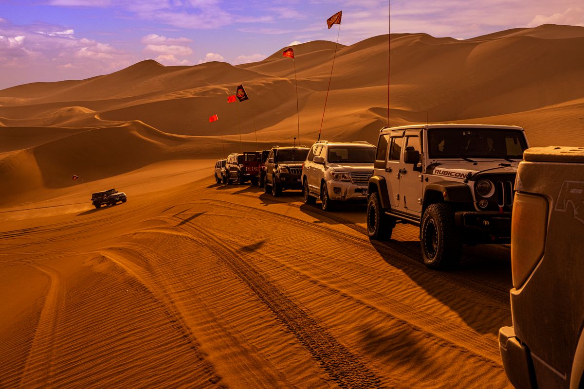 Car Desert Flags – Off-Road Safety & Branding Flags