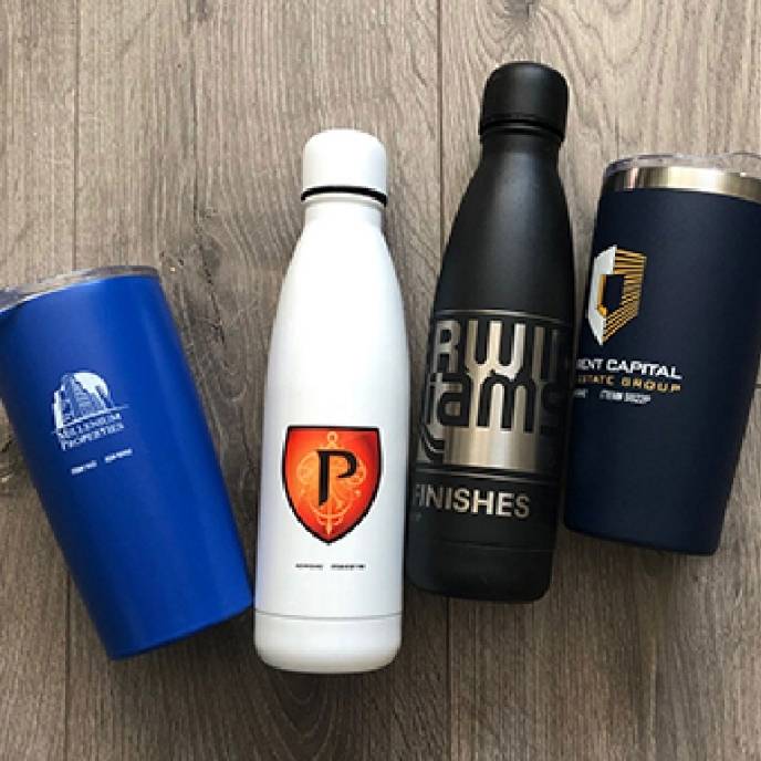 Custom Flasks – Insulated Drinkware for Travel & Branding