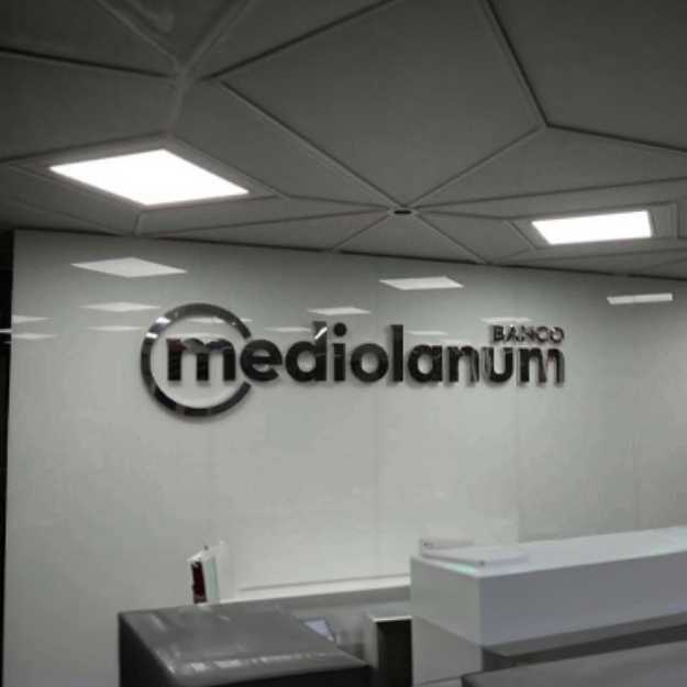 Indoor Signage – Professional & Stylish Displays