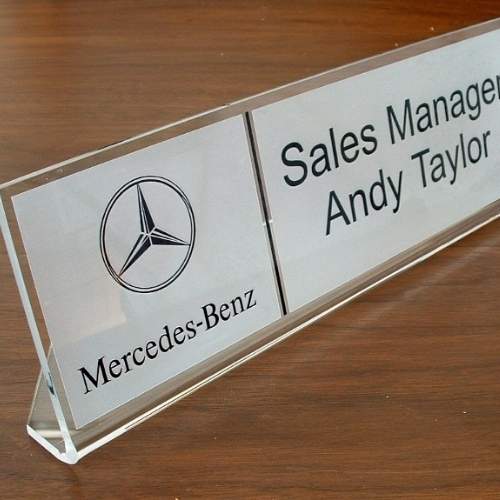 Customised table top signs in Dubai. - Image 2